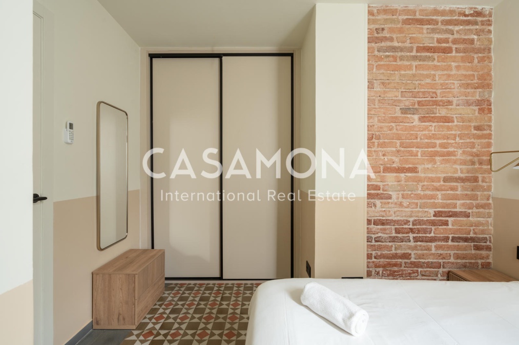 Precioso apartamento de 2 dormitorios y 2 baños con enorme balcón en el Eixample Precioso apartamento de 2 dormitorios y 2 baños con enorme balcón en el Eixample
