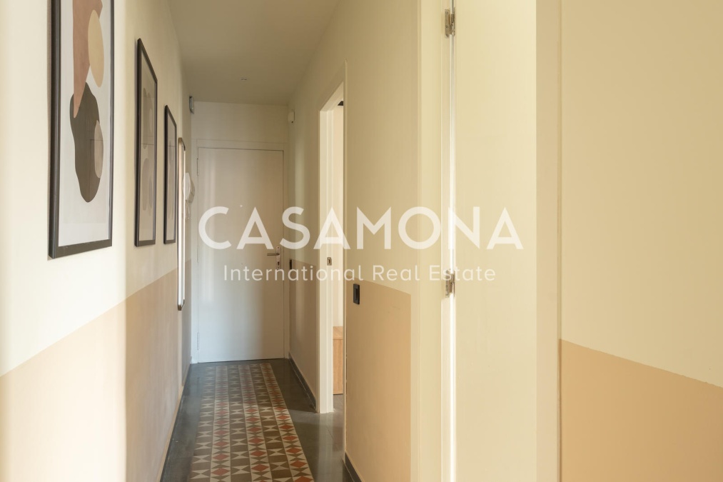 Precioso apartamento de 2 dormitorios y 2 baños con enorme balcón en el Eixample Precioso apartamento de 2 dormitorios y 2 baños con enorme balcón en el Eixample