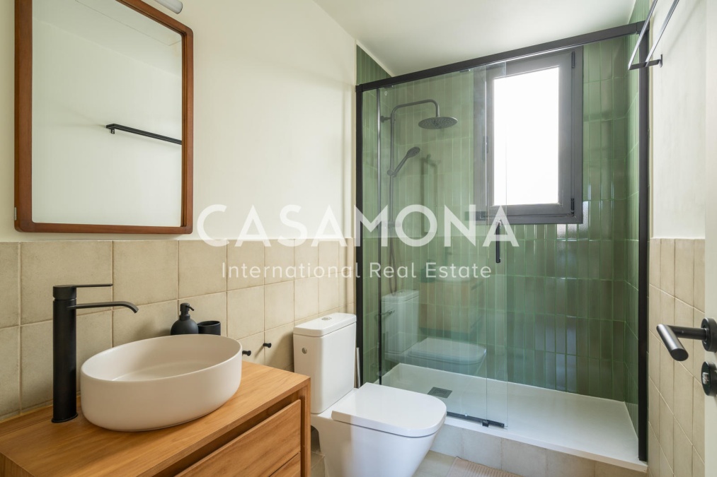 Wunderschöne Wohnung mit 2 Schlafzimmern und 2 Bädern und riesigem Balkon in Eixample Wunderschöne Wohnung mit 2 Schlafzimmern und 2 Bädern und riesigem Balkon in Eixample