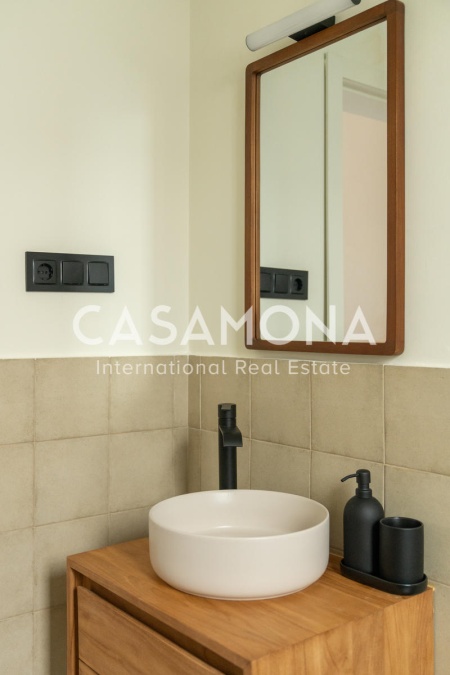 Precioso apartamento de 2 dormitorios y 2 baños con enorme balcón en el Eixample Precioso apartamento de 2 dormitorios y 2 baños con enorme balcón en el Eixample