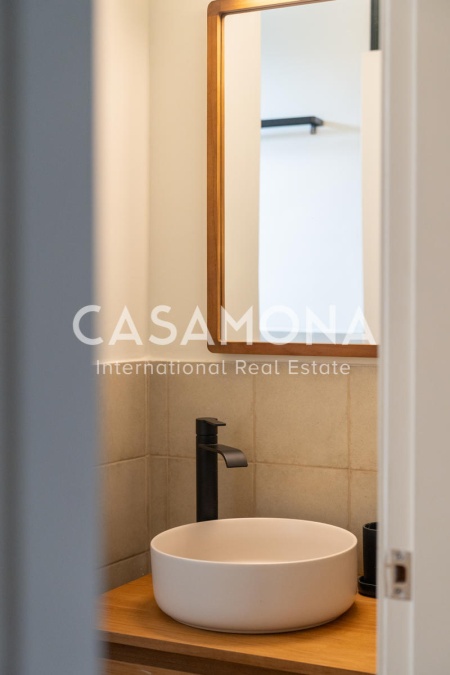 Precioso apartamento de 2 dormitorios y 2 baños con enorme balcón en el Eixample Precioso apartamento de 2 dormitorios y 2 baños con enorme balcón en el Eixample