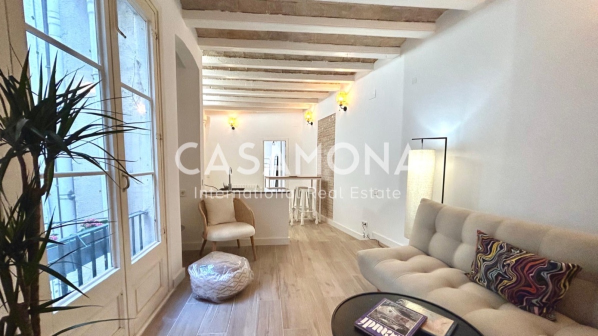 Renovated 3-Double Bedroom Apartment in the Gothic Quarter – Ideal for Investing or Living