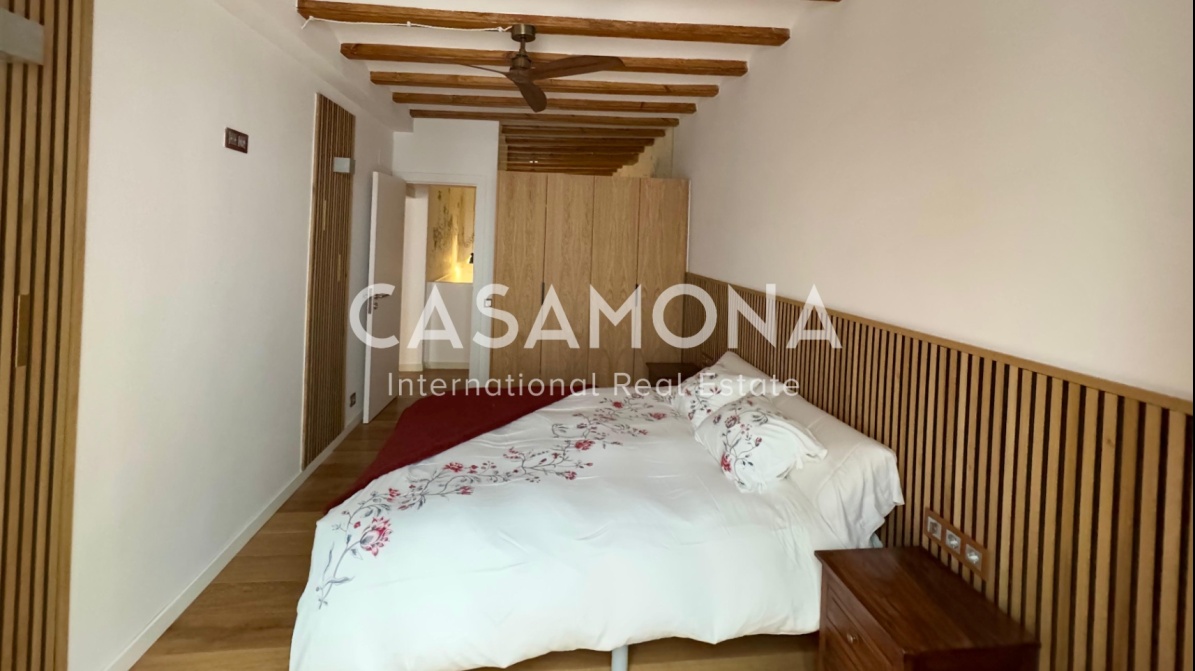 (SOLD) Elégant appartement de 2 chambres avec ascenseur et balcons à la française à El Born