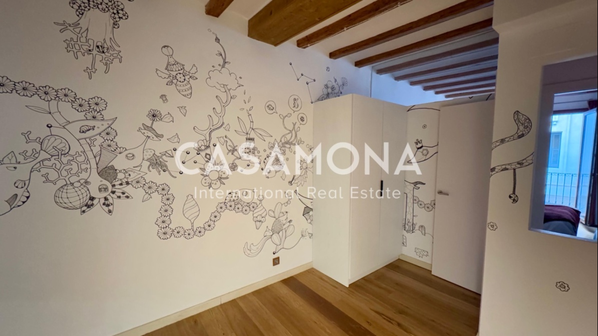 (SOLD) Elégant appartement de 2 chambres avec ascenseur et balcons à la française à El Born