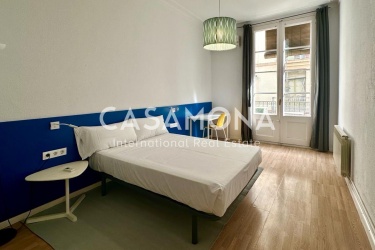 Moderne 3 værelses lejlighed med balkon i El Gotico