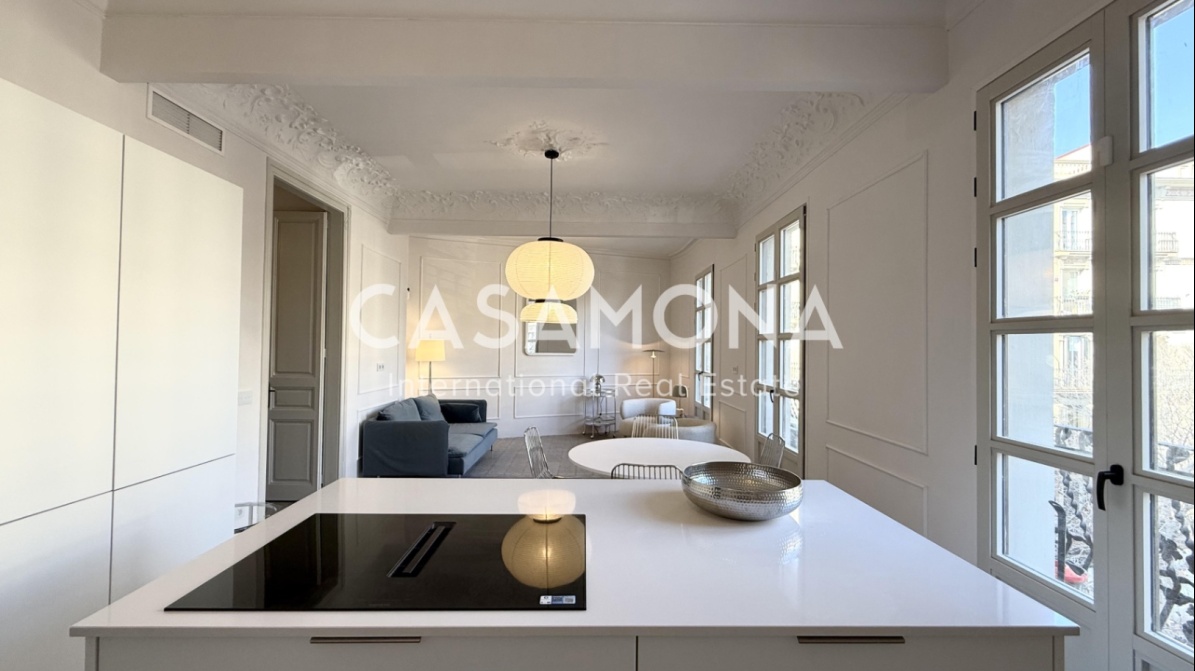 (Verkauft) Apartment mit katalanischem Charme und mehreren Balkonen und Terrasse