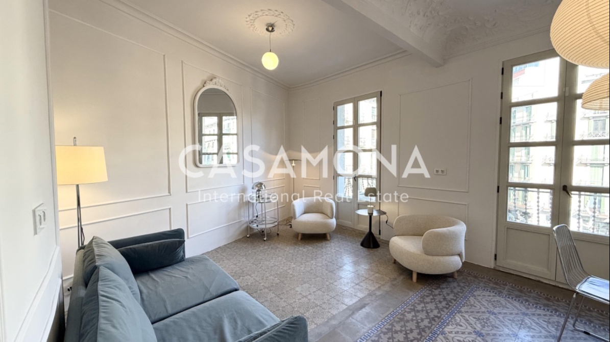 (Verkauft) Apartment mit katalanischem Charme und mehreren Balkonen und Terrasse