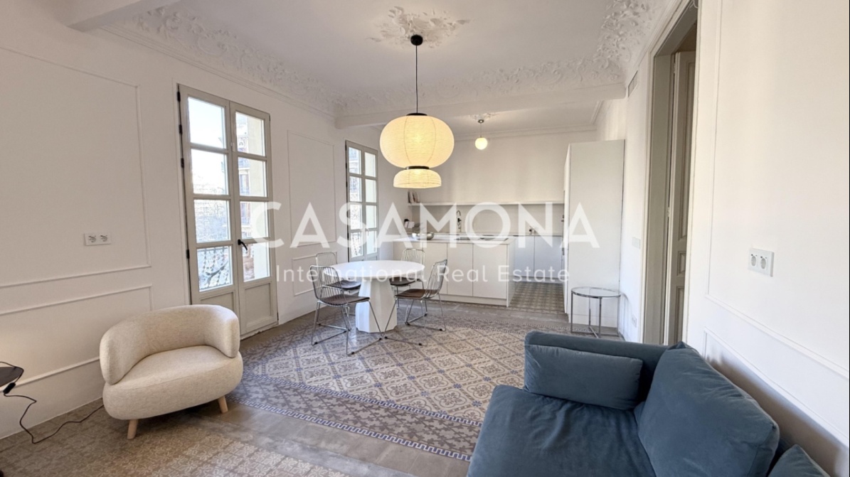 (Verkauft) Apartment mit katalanischem Charme und mehreren Balkonen und Terrasse