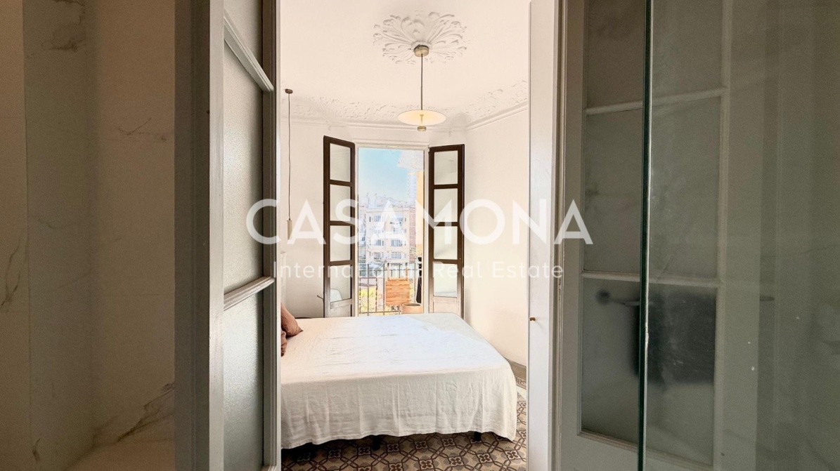 (Sold) Apartment with Catalan Charm and Multiple Balconies and Terrace (Sold) Apartment with Catalan Charm and Multiple Balconies and Terrace