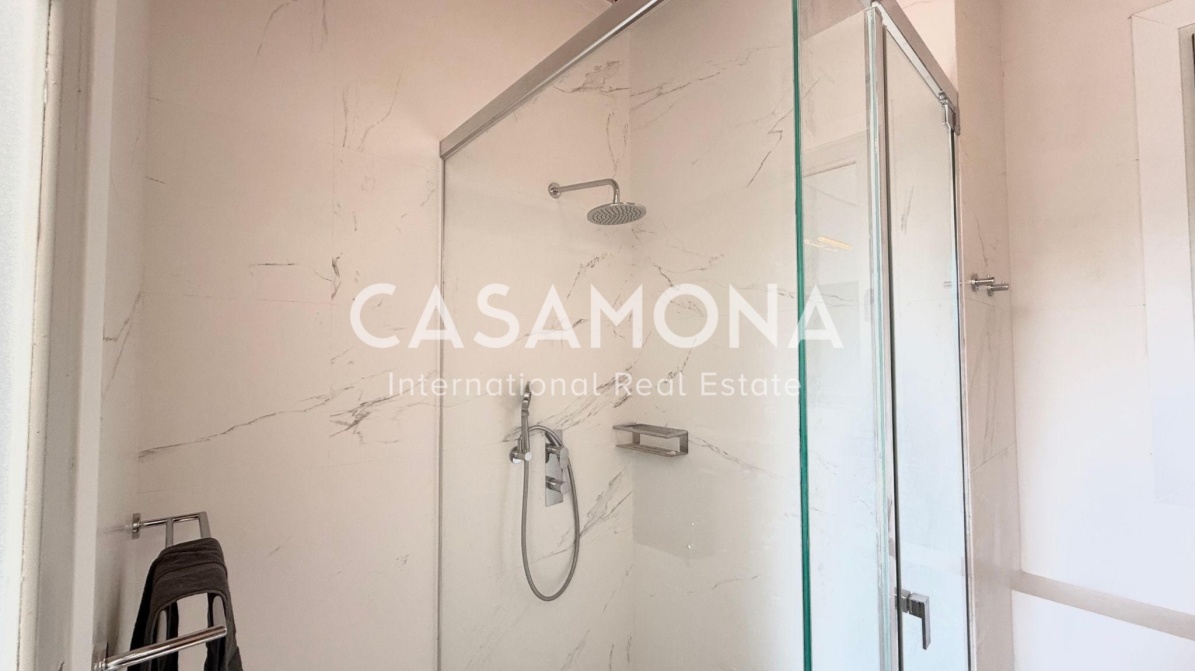 (Sold) Apartment with Catalan Charm and Multiple Balconies and Terrace (Sold) Apartment with Catalan Charm and Multiple Balconies and Terrace
