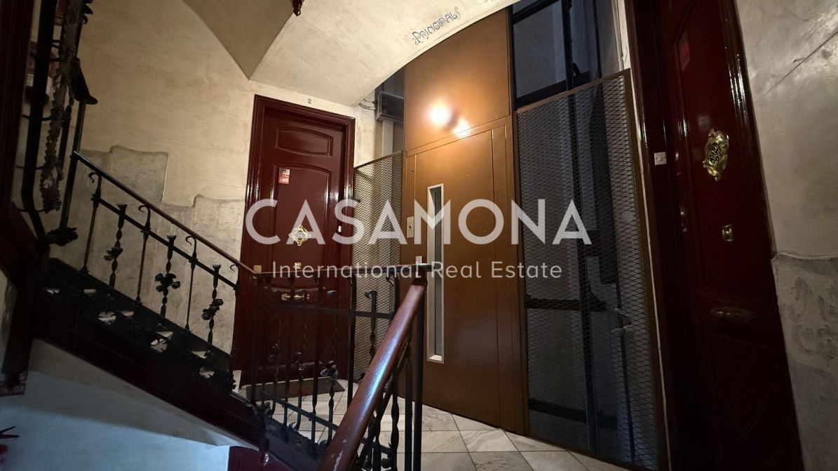 (Sold) Apartment with Catalan Charm and Multiple Balconies and Terrace (Sold) Apartment with Catalan Charm and Multiple Balconies and Terrace