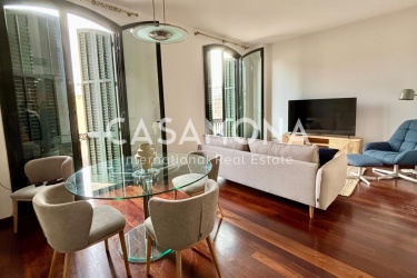 2-Bedroom Apartment with French Balconies and Elevator Near Passeig de Gracia