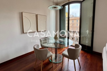 2-Zimmer-Wohnung mit zwei Balkonen und Aufzug in der Nähe des Passeig de Gràcia