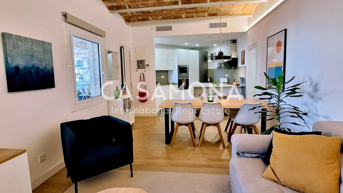 Modern 2 Bedroom Apartment with Private Terrace and Catalan Features in Poble Nou