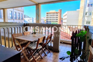 Modern 2 Bedroom Apartment with Private Terrace and Catalan Features in Poble Nou