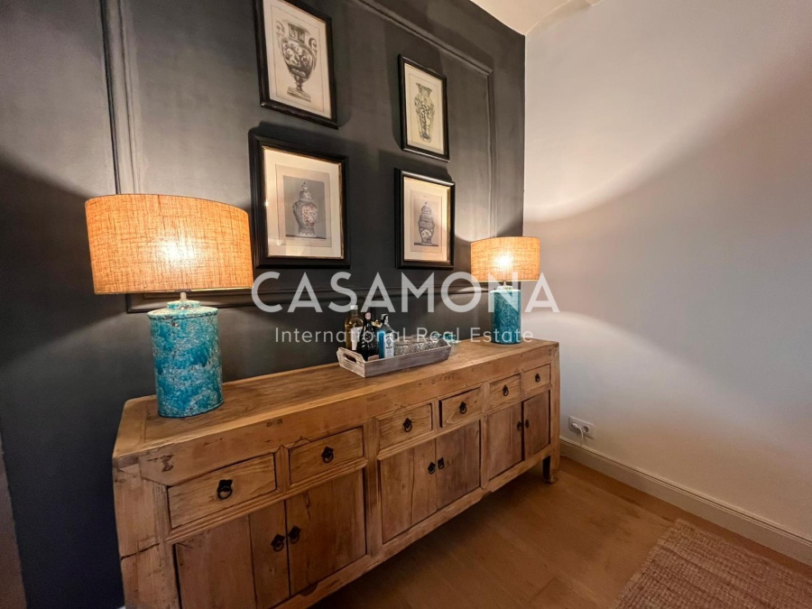 Bohemian Retreat with Balcony in the Heart of the Gothic Quarter