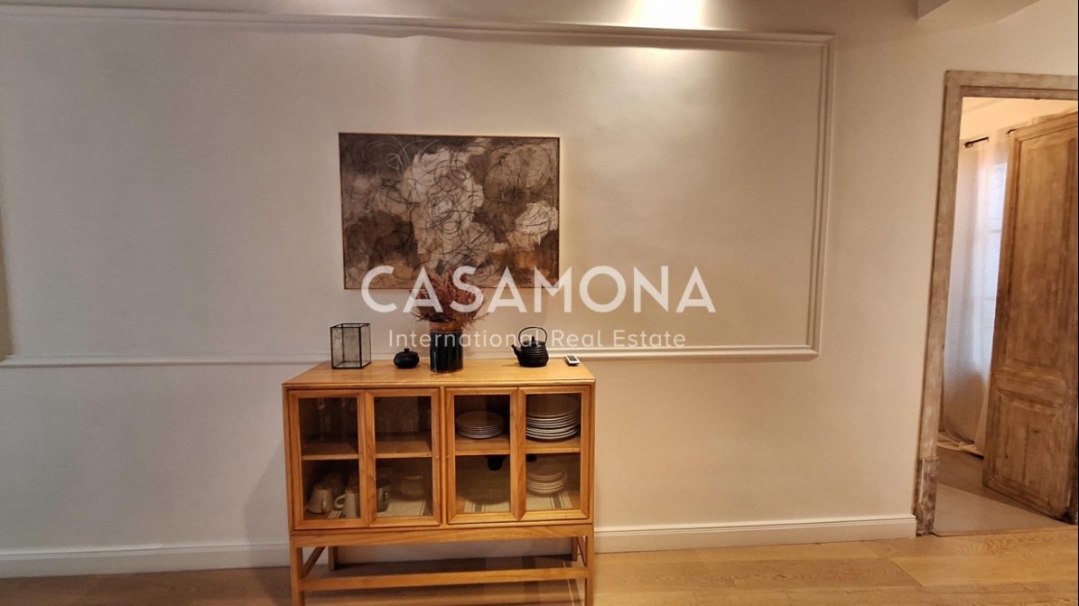 Charming Bohemian Hideaway with Balcony in the Heart of the Gothic Quarter