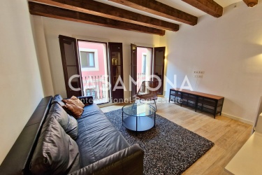 Àtic exclusiu amb terrassa privada al terrat i impressionants vistes al Barri Gòtic