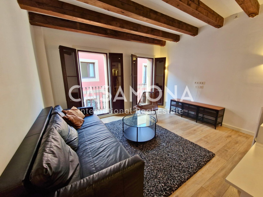 Àtic exclusiu amb terrassa privada al terrat i impressionants vistes al Barri Gòtic Àtic exclusiu amb terrassa privada al terrat i impressionants vistes al Barri Gòtic