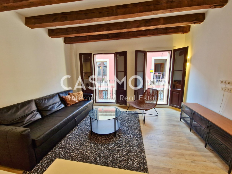 Àtic exclusiu amb terrassa privada al terrat i impressionants vistes al Barri Gòtic Àtic exclusiu amb terrassa privada al terrat i impressionants vistes al Barri Gòtic