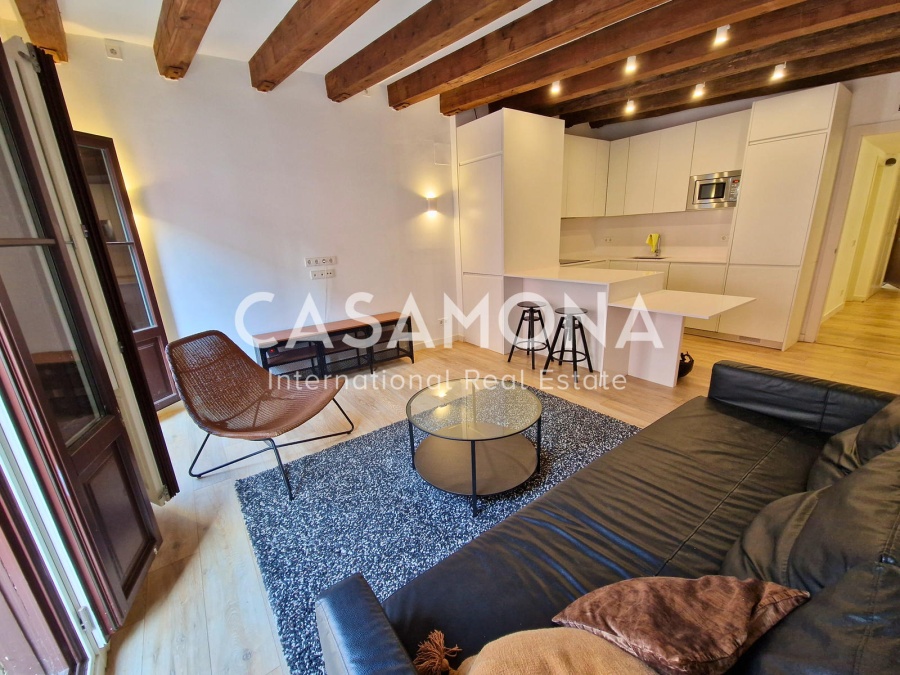 Àtic exclusiu amb terrassa privada al terrat i impressionants vistes al Barri Gòtic Àtic exclusiu amb terrassa privada al terrat i impressionants vistes al Barri Gòtic