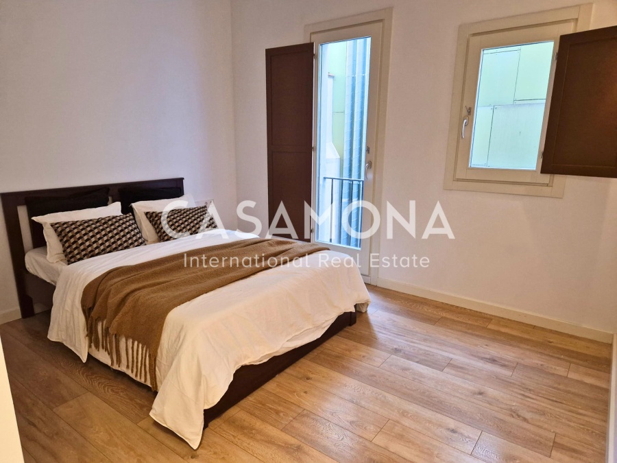 Exclusive Penthouse with Private Rooftop Terrace & Stunning Gothic Quarter Views