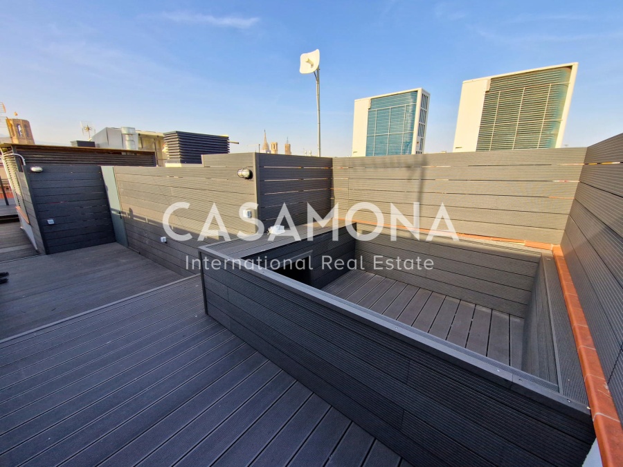 Exclusive Penthouse with Private Rooftop Terrace & Stunning Gothic Quarter Views