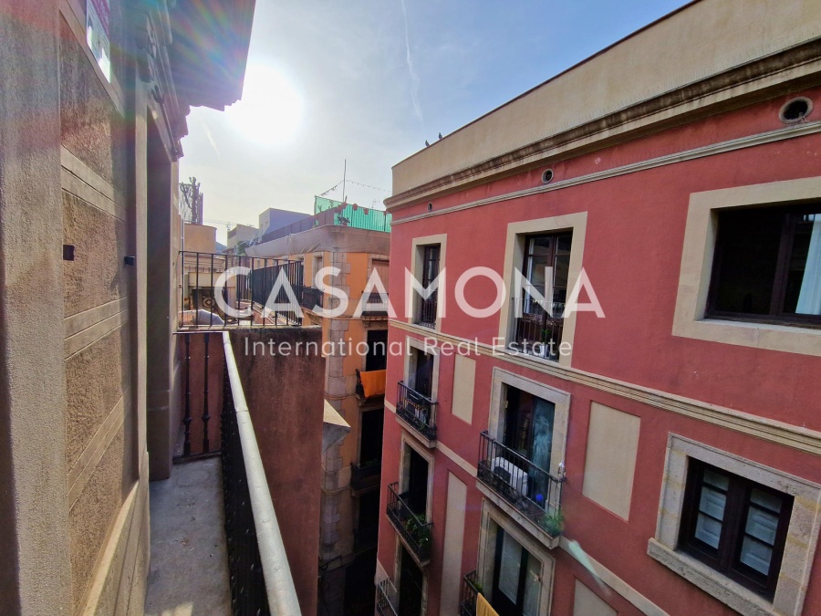 Exclusive Penthouse with Private Rooftop Terrace & Stunning Gothic Quarter Views