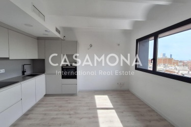 Nuovissimo appartamento esterno con splendida vista sullo skyline e terrazza comunitaria
