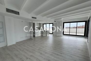 Modern 1-Bedroom Apartment with Breathtaking Views of Barcelona's Famous Landmarks, Mountains and the Sea