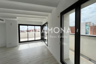 Modern appartement met 1 slaapkamer en een adembenemend uitzicht op de beroemde bezienswaardigheden van Barcelona, de bergen en de zee