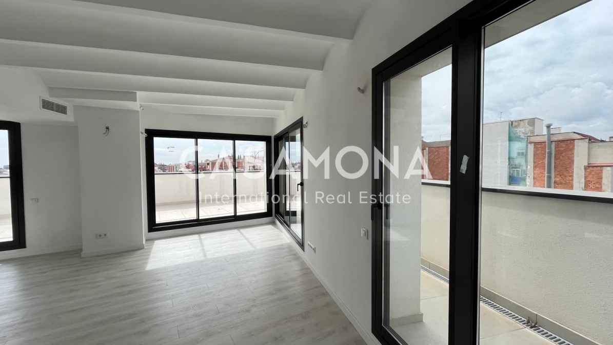 Modern appartement met 1 slaapkamer en een adembenemend uitzicht op de beroemde bezienswaardigheden van Barcelona, de bergen en de zee