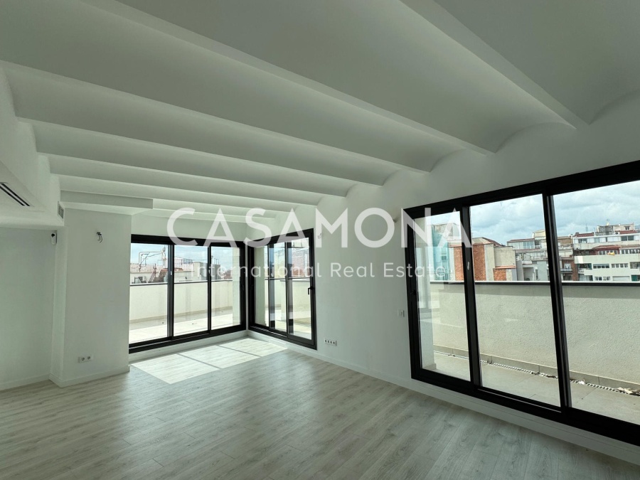 Modern 1-Bedroom Apartment with Breathtaking Views of Barcelona's Famous Landmarks, Mountains and the Sea