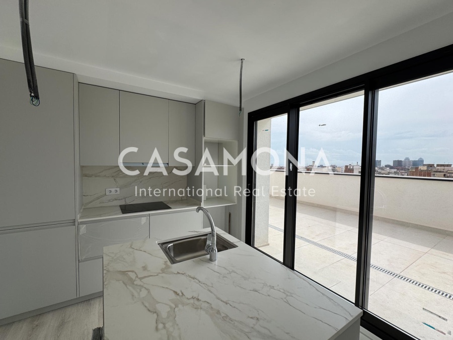 (VENUT) Apartament modern d'1 dormitori amb impressionants vistes als llocs emblemàtics de Barcelona, les muntanyes i el mar