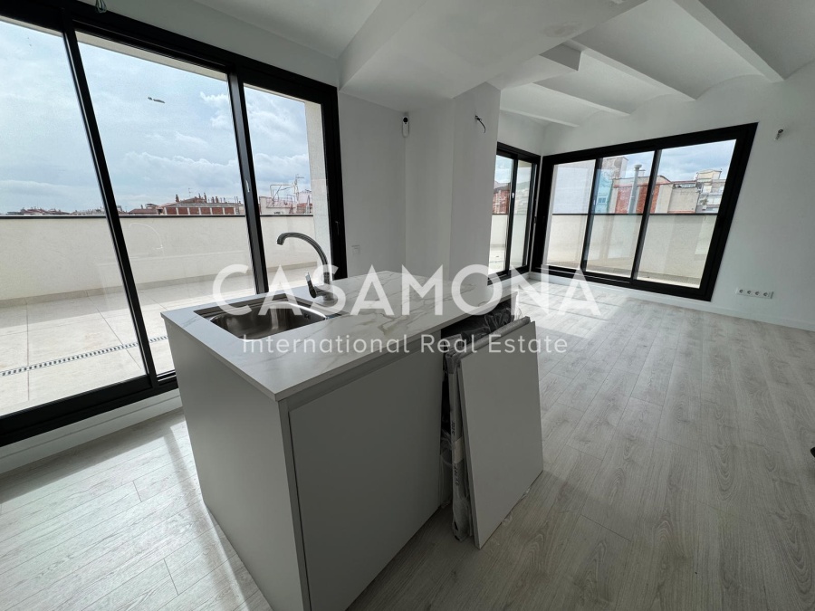 (VENUT) Apartament modern d'1 dormitori amb impressionants vistes als llocs emblemàtics de Barcelona, les muntanyes i el mar