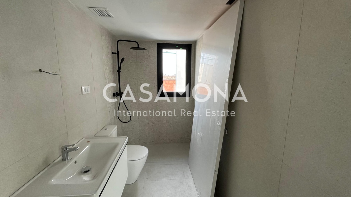 (VENDU) Appartement moderne d’une chambre avec vue imprenable sur les célèbres monuments de Barcelone, les montagnes et la mer (VENDU) Appartement moderne d’une chambre avec vue imprenable sur les célèbres monuments de Barcelone, les montagnes et la mer
