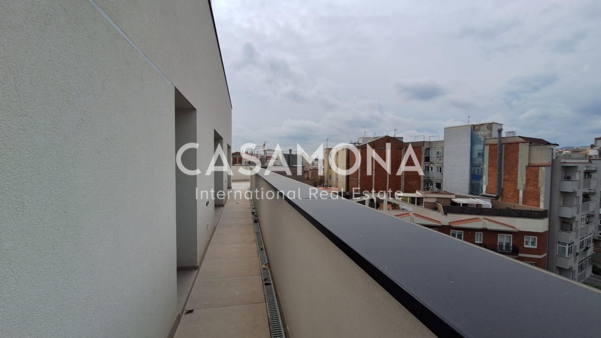 (VENDU) Appartement moderne d’une chambre avec vue imprenable sur les célèbres monuments de Barcelone, les montagnes et la mer (VENDU) Appartement moderne d’une chambre avec vue imprenable sur les célèbres monuments de Barcelone, les montagnes et la mer