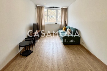 Fully Renovated 2 Bedroom Apartment with an Elevator on Avenida Parallel