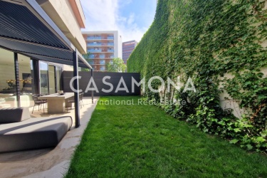Bright and Spacious 2 Bedroom Apartment with a Large Garden