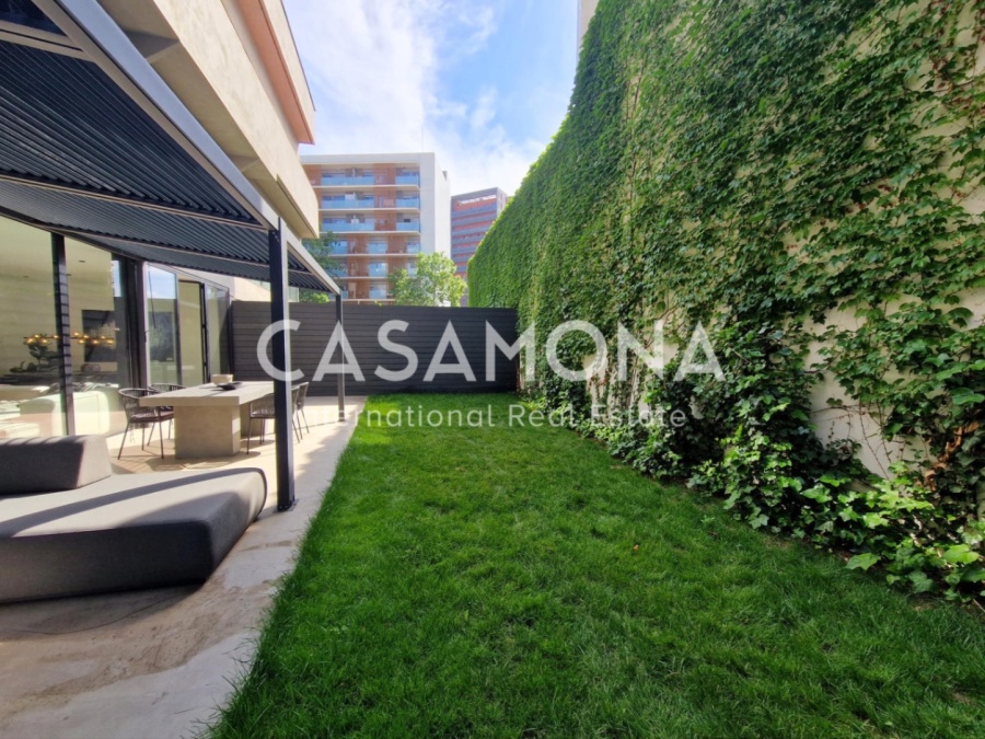 Luminoso y espacioso apartamento de 2 dormitorios con un gran jardín