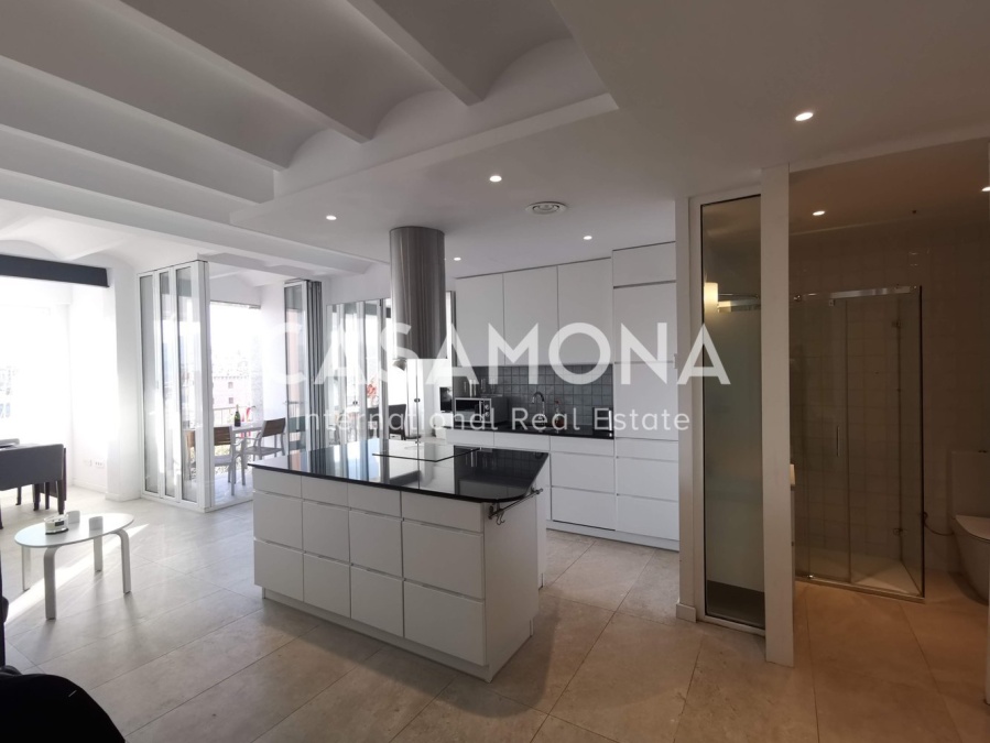 Modern 2 Bedroom Apartment in Barceloneta with Panoramic Sea Views