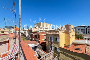 Helle 2-Zimmer-Wohnung mit Balkon und zwei privaten Terrassen in Poblenou
