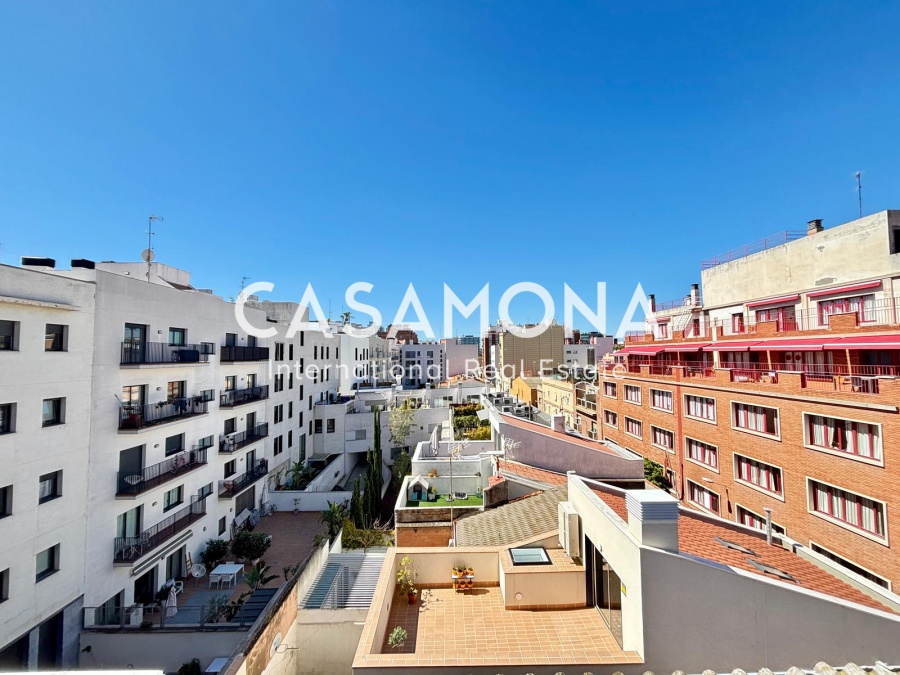 Lys 2-roms leilighet med balkong og to private terrasser i Poblenou