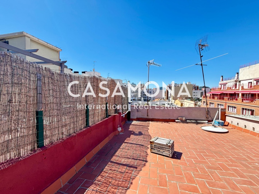 Helle 2-Zimmer-Wohnung mit Balkon und zwei privaten Terrassen in Poblenou
