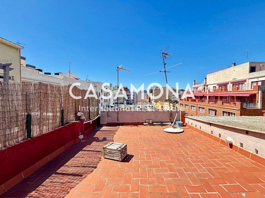 Lys 2-roms leilighet med balkong og to private terrasser i Poblenou