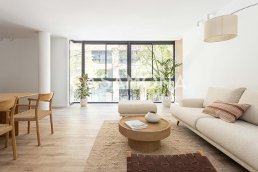 Lussuoso appartamento con 3 camere da letto con accesso alla piscina e giardino a Vila Olímpica