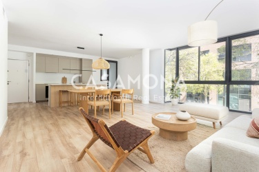 Luxueux appartement de 3 chambres avec accès à la piscine et jardin à Vila Olímpica