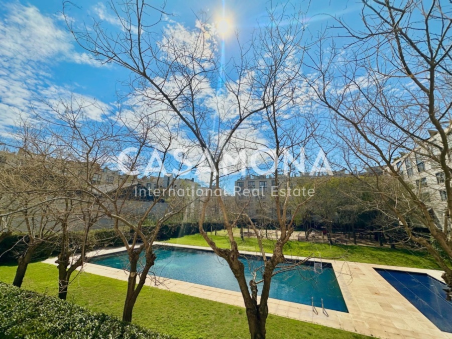 Luxurious 3 Bedroom Apartment with Pool Access and Garden in Vila Olímpica