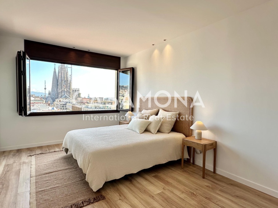 VENDUTO Appartamento lussuoso con vista panoramica sulla skyline della Sagrada Familia.