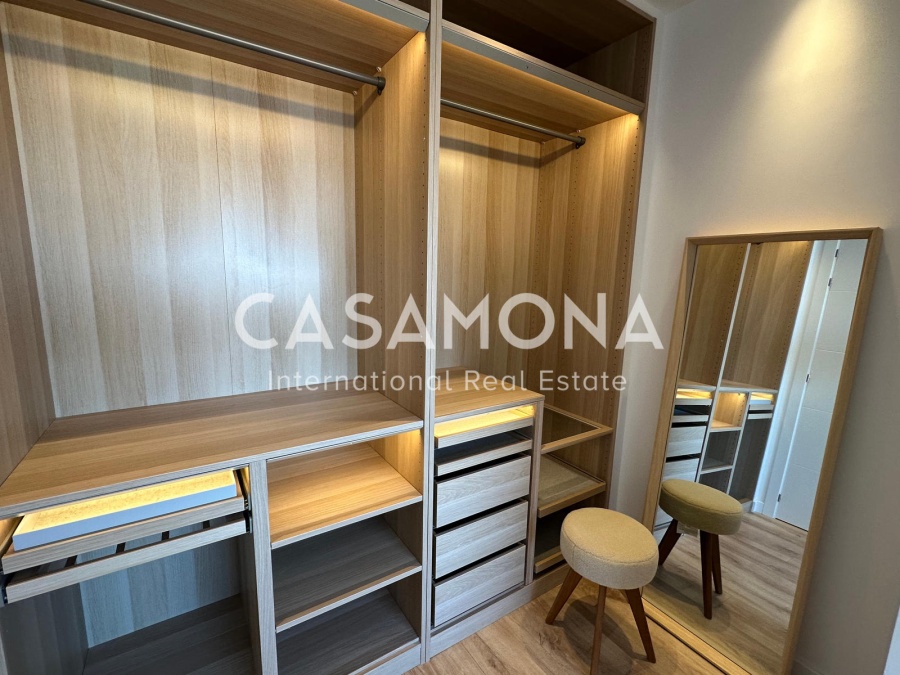 SOLD Luxurious apartment with panoramic views of the Sagrada Familia skyline.